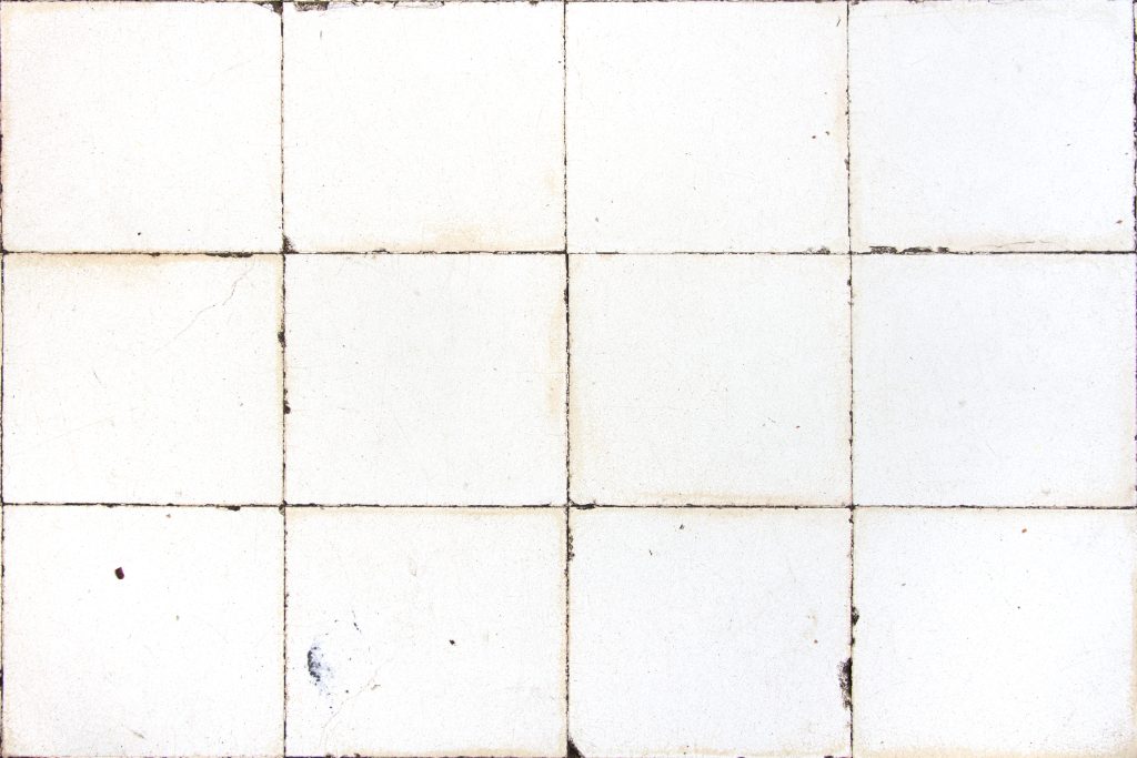 mold on tiles 